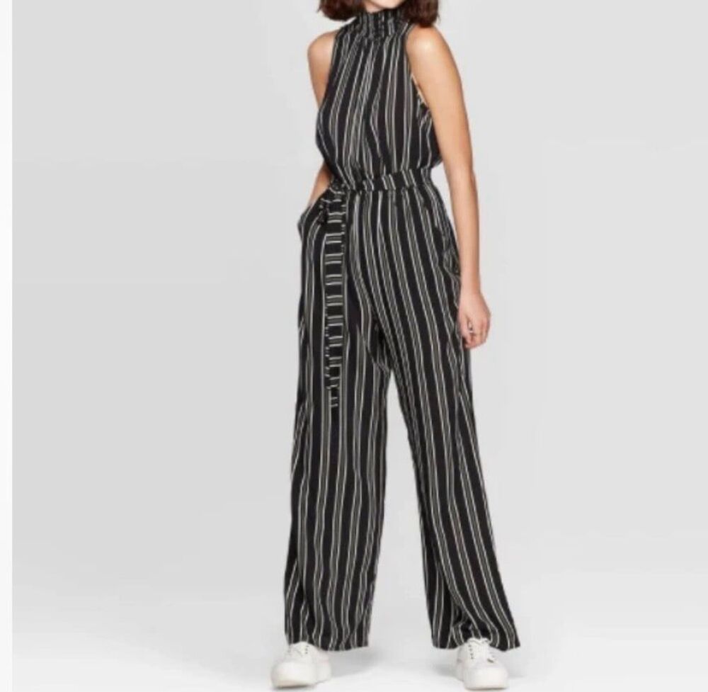 Xhilaration Women's High Neck Belted
Jumpsuit Black/White Size S